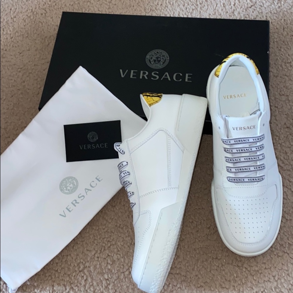 Versace Ilus Sneakers